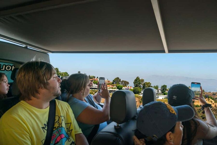 Santa Monica: Hollywood, Beverly Hills & Celebrity Home Tour - Starting in Santa Monica, the easy way into Hollywood