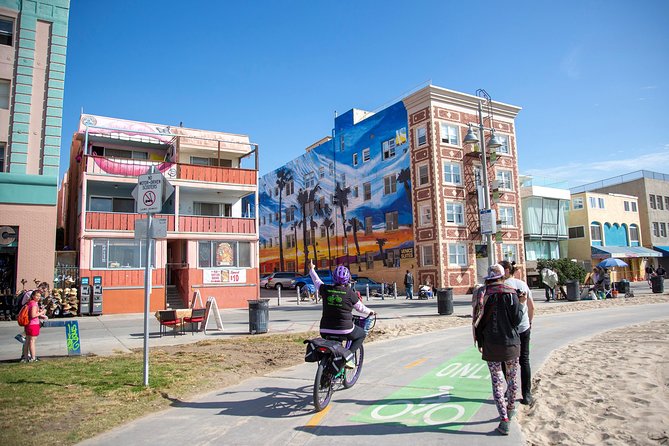 Small-Group Electric Bike Tour of Santa Monica and Venice - The Pedego beach cruiser setup: gears, brakes, motor, and why it matters