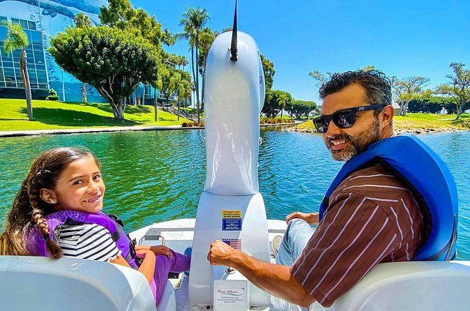 Swan Boat Rental at Rainbow Lagoon in Long Beach - Food, drinks, and that small-picnic advantage