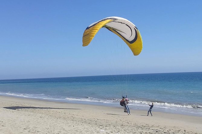 Tandem Paragliding flight with instructor in Malibu - The Big Idea: Malibu tandem paragliding, ocean air with training wheels