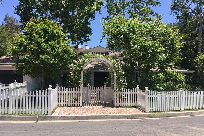 The Real Beverly Hills Housewives Tour - Meeting Point Near Canon Drive, Then You’re Off