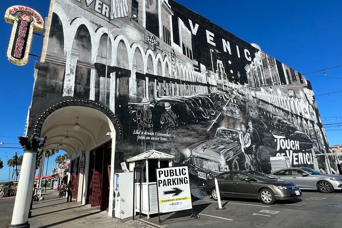 Venice and Santa Monica French Bicycle Tour - Stop 2: The Venice Beach boardwalk ride toward Santa Monica